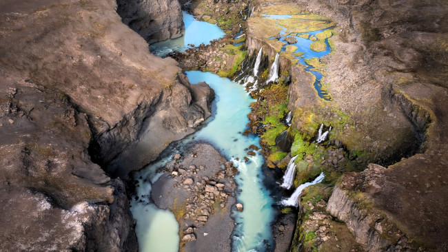 Обои картинки фото природа, водопады, скалы, река, камни, берега, плато