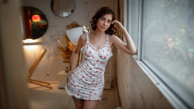 Обои картинки фото сексуальная девушка, девушки, - брюнетки,  шатенки, девушка, женщина, брюнетка, темноволосая, сексуальная, модель, звезда, позирует, разная, обувь, верхняя, стильная, одежда, нижнее, эротическое, бельё, трусы, лифчик, колготки, чулки, аксессуары, макияж, и, множество, элементов, на, фотографии