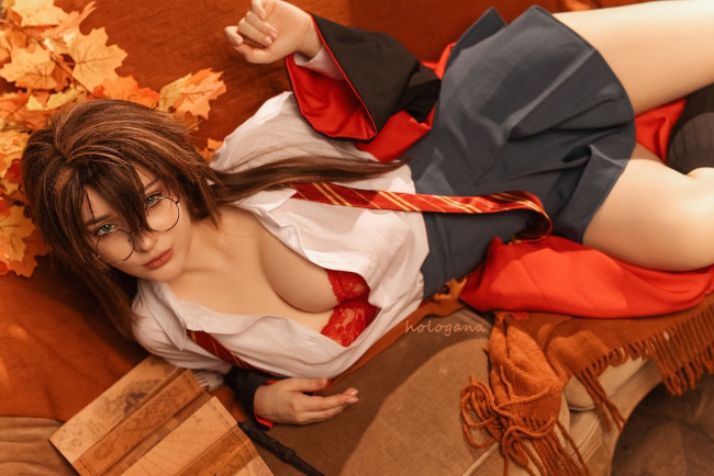 Обои картинки фото hologana, девушки, девушка, женщина, шатенка, темноволосая, сексуальная, модель, звезда, позирует, разная, обувь, верхняя, стильная, одежда, нижнее, эротическое, бельё, трусы, лифчик, колготки, чулки, аксессуары, макияж, и, множество, элементов, на, фотографии