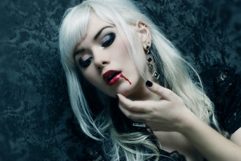 Картинка -Unsort+Креатив девушки unsort креатив макияж пирсинг серьги кровь