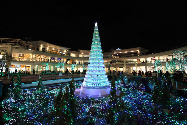 Обои картинки фото праздничные, Ёлки, площадь, иллюминация