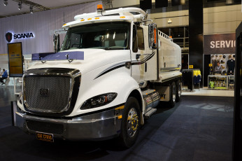 Картинка cat+trucks автомобили грузовики cat caterpillar inc тяжелые рузовики спецтехника сша