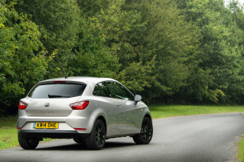 Картинка автомобили seat светлый 2014г uk-spec 30 aniversario ibiza
