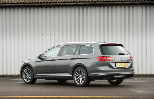 Обои картинки фото автомобили, volkswagen, passat, estate, gt, b8, 2015г, серый