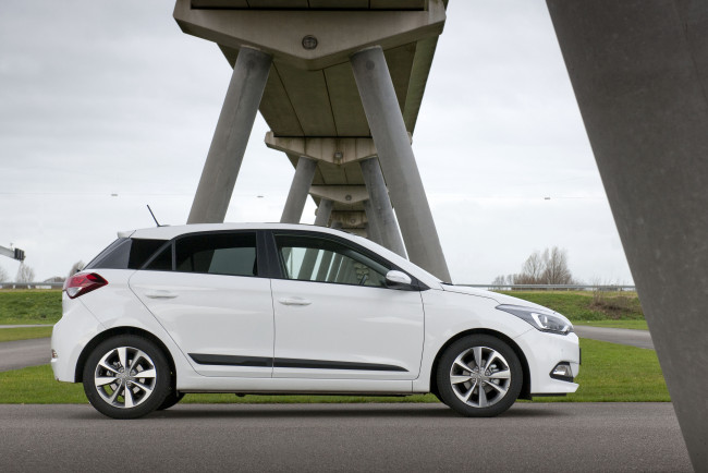 Обои картинки фото автомобили, hyundai, светлый, 2014г, ib, blue, i20