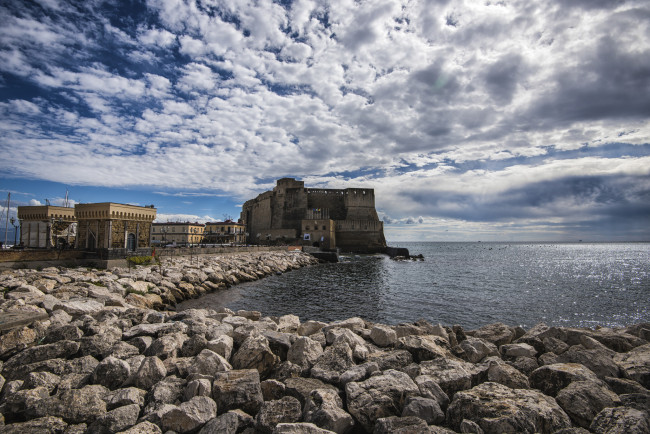 Обои картинки фото ovo castle  naples  italy, города, замки италии, побережье