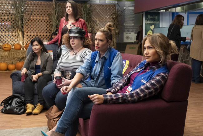 Обои картинки фото кино фильмы, second act, диван, женщины, тыквы