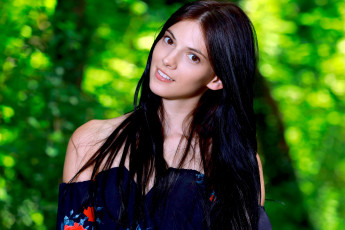 Картинка aleksandrina девушки -unsort+ лица +портреты стройная брюнетка модель девушка флирт поза