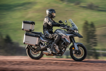 Картинка мотоциклы qj+motor qj motor