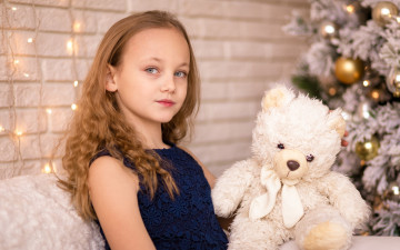 Картинка разное дети девочка платье мишка гирлянда ёлка