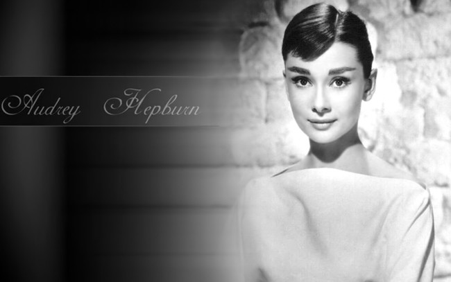 Обои картинки фото девушки, audrey hepburn, актриса, черно-белая, лицо