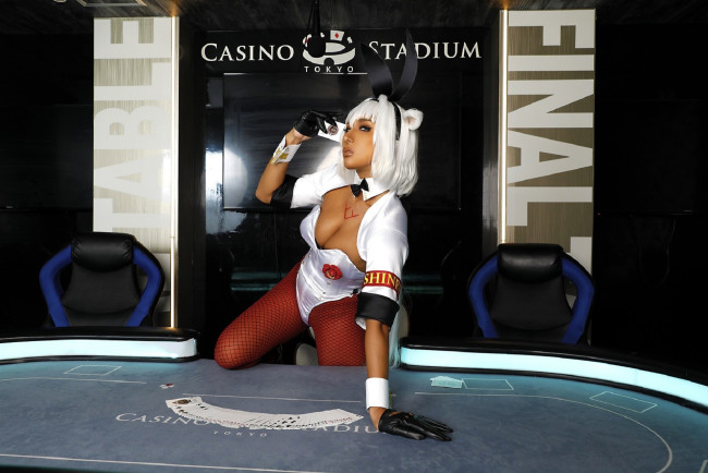 Обои картинки фото девушки, nonsummerjack, образ, костюм, косплей, казино, крупье, стол, карты