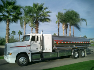 Картинка автомобили freightliner