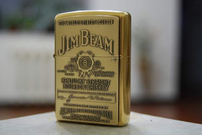Обои картинки фото бренды, jim, beam, zippo, зажигалка, крупный, план
