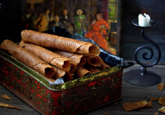 Картинка еда пирожные кексы печенье вафли трубочки свеча