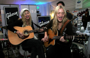 Картинка aly and aj музыка поп-рок поп 78violet сша