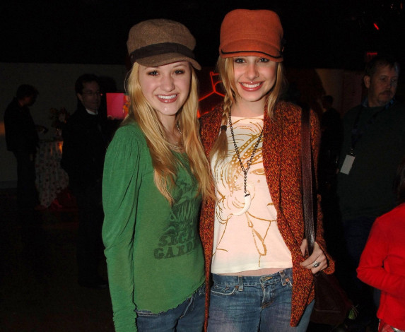 Обои картинки фото aly, and, aj, музыка, 78violet, сша, поп, поп-рок