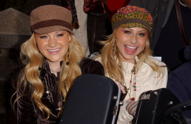 Обои картинки фото aly, and, aj, музыка, сша, поп, 78violet, поп-рок