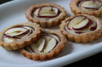 Картинка еда пирожные +кексы +печенье яблоки