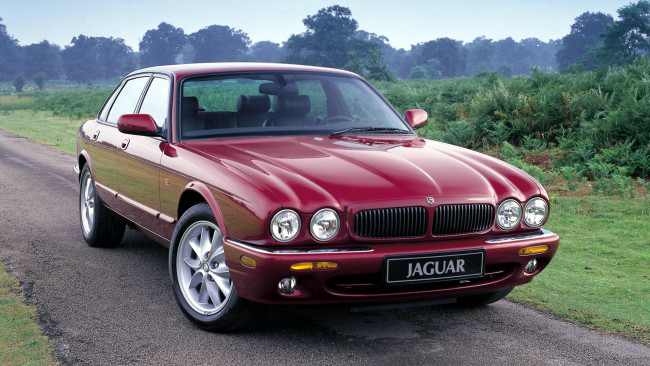 Обои картинки фото jaguar xj, автомобили, jaguar, land, rover, ltd, легковые, класс-люкс, великобритания