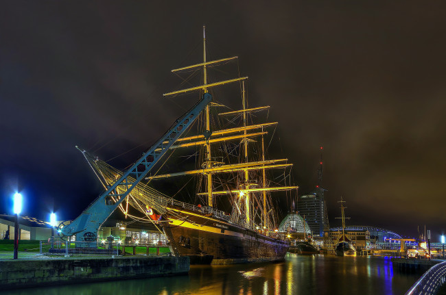 Обои картинки фото корабли, парусники, ночь, порт, причал, корабль, мачты, огни