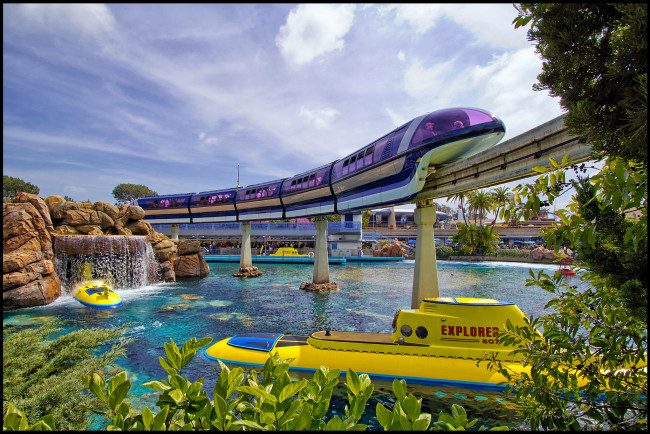 Обои картинки фото техника, поезда, поезд, эстакада, парк, монорельс