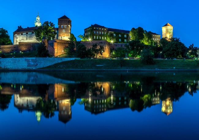 Обои картинки фото города, краков , польша, река, замок, вечер, набережная