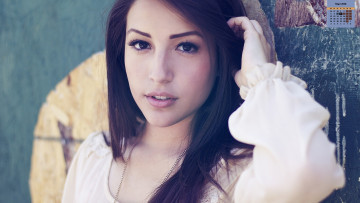 Картинка календари девушки взгляд 2018