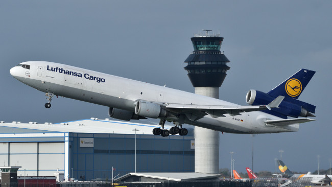 Обои картинки фото md-11f, авиация, грузовые самолёты, карго, грузоперевозки