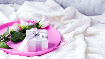 Картинка праздничные подарки+и+коробочки бант лента подарок эустома