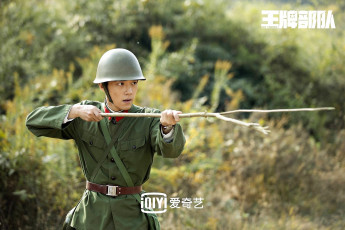 Картинка кино+фильмы ace+troops гу ие форма палка