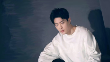 Картинка мужчины xiao+zhan актер свитер