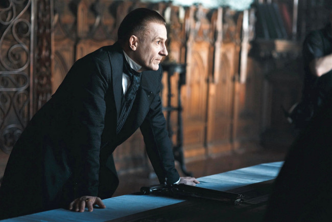 Обои картинки фото кино фильмы, гоголь,  страшная месть , 2018, персонаж, стол