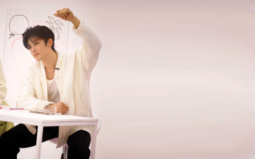 Картинка мужчины hou+ming+hao актер рубашка стол рисунок