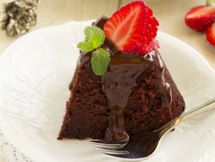 Картинка еда пирожные +кексы +печенье шоколад клубника