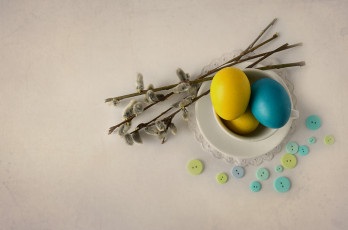 Картинка праздничные пасха пуговицы ветки верба крашенки яйца кружка