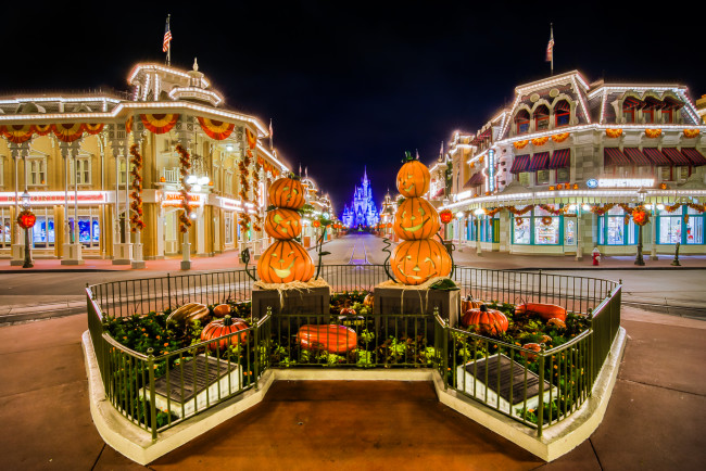 Обои картинки фото города, диснейленд, хэллоуин