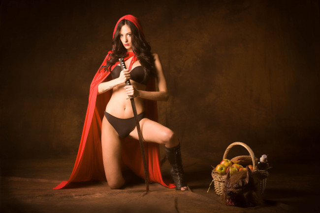 Обои картинки фото девушки, -unsort , девушки с оружием, меч, красная, шапочка