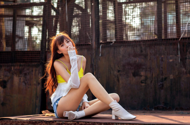 Обои картинки фото девушки, - азиатки, азиатка, рыжие, волосы, поза
