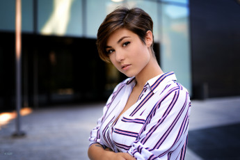 обоя девушки, giorgia soleri, giovanni, zacche, портрет, короткие, волосы, скрещенные, руки, джорджия, солери, брюнетка