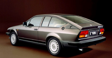 обоя автомобили, alfa romeo, темный