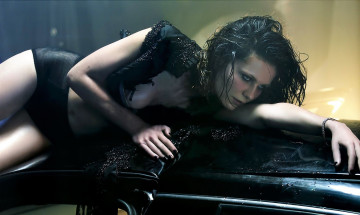 Картинка девушки kirsten+dunst брюнетка шорты машина