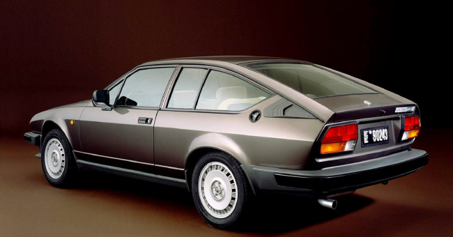 Обои картинки фото автомобили, alfa romeo, темный