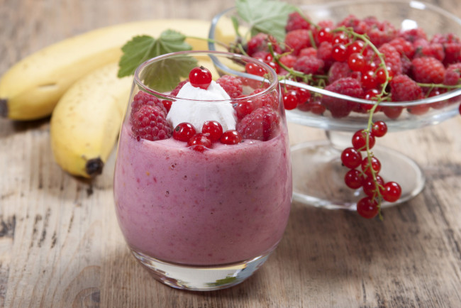 Обои картинки фото еда, мороженое,  десерты, ягодный, десерт, малина, красная, смородина