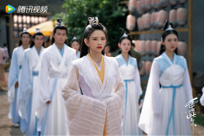 Обои картинки фото кино фильмы, ghongzi, люди, двор