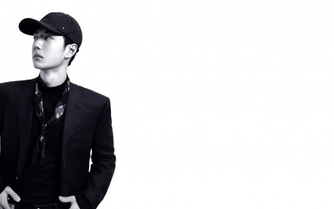 Обои картинки фото мужчины, wang yi bo, актер, кепка, пиджак, галстук
