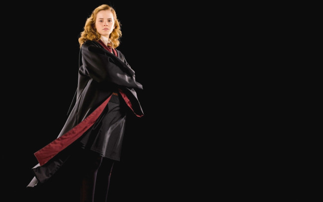 Обои картинки фото кино фильмы, harry potter and the half-blood prince, гермиона, грейнджер, ведьма, форма