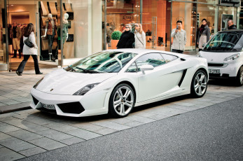 Картинка автомобили выставки уличные фото ламборджини бутик улица
