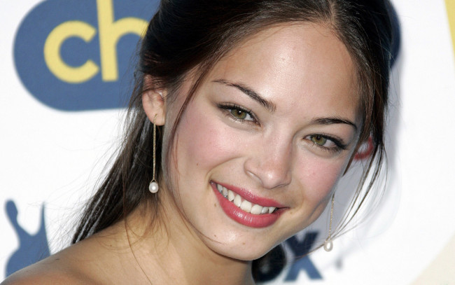 Обои картинки фото Kristin Kreuk, девушки, , , улыбка