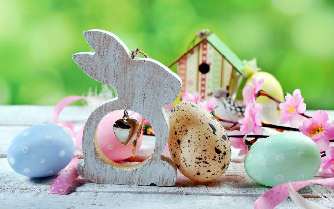 Обои картинки фото праздничные, пасха, крашенки, фигурка